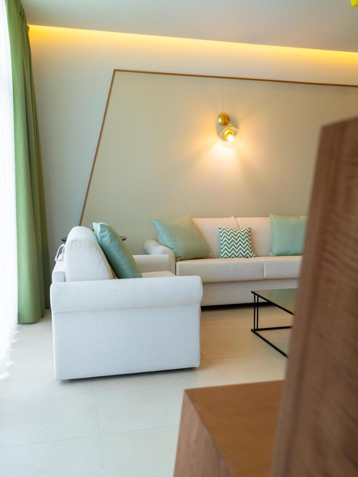 Ananea Tropea Yachting Resort Bagian luar foto