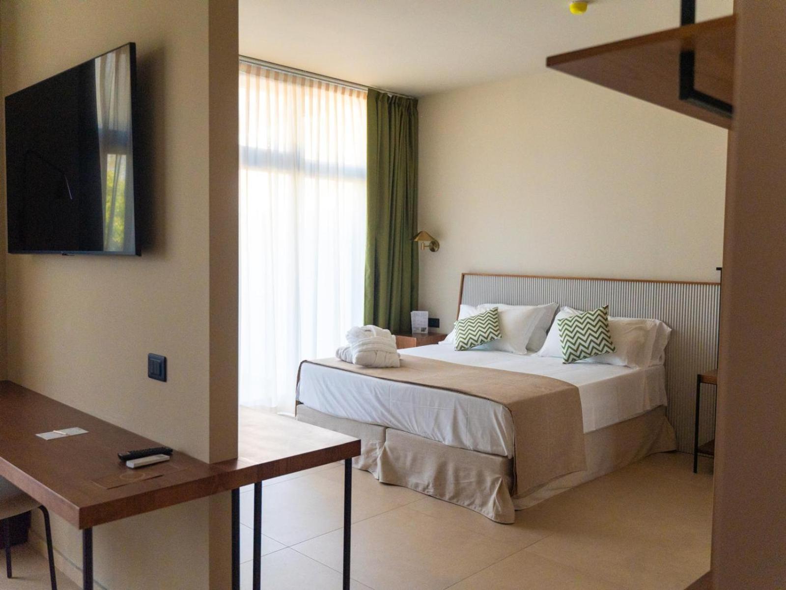 Ananea Tropea Yachting Resort Bagian luar foto