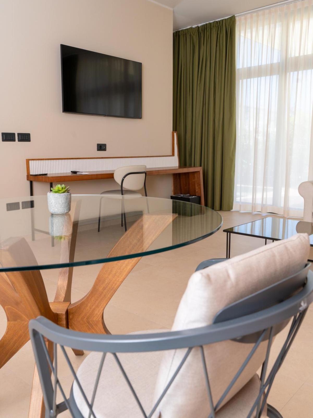 Ananea Tropea Yachting Resort Bagian luar foto